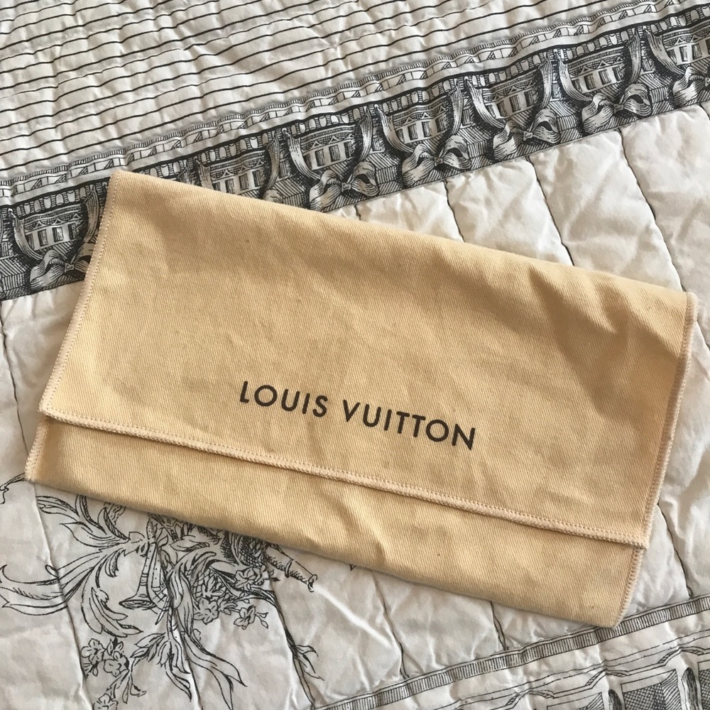 Louis Vuitton dusk bag
